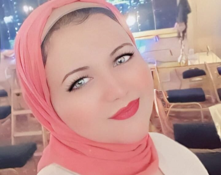 الشاعرة روكا العليمي والمعروفة بالقلم المؤذي في أول عمل مع الموزع الكبير زووم