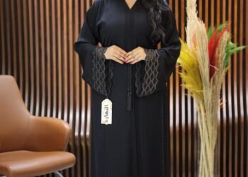 اشيك عبايا و احباب المدينة