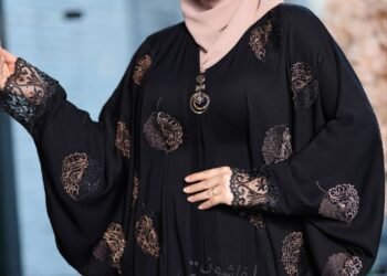 اشيك عبايا و احباب المدينة