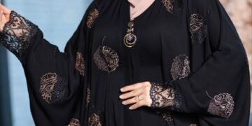 اشيك عبايا و احباب المدينة