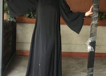 اشيك عبايا و احباب المدينة