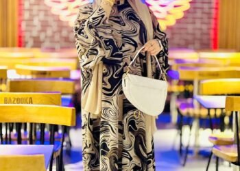 اشيك عبايا و احباب المدينة