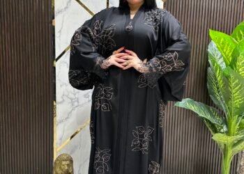 اشيك عبايا و احباب المدينة