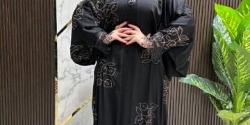 اشيك عبايا و احباب المدينة