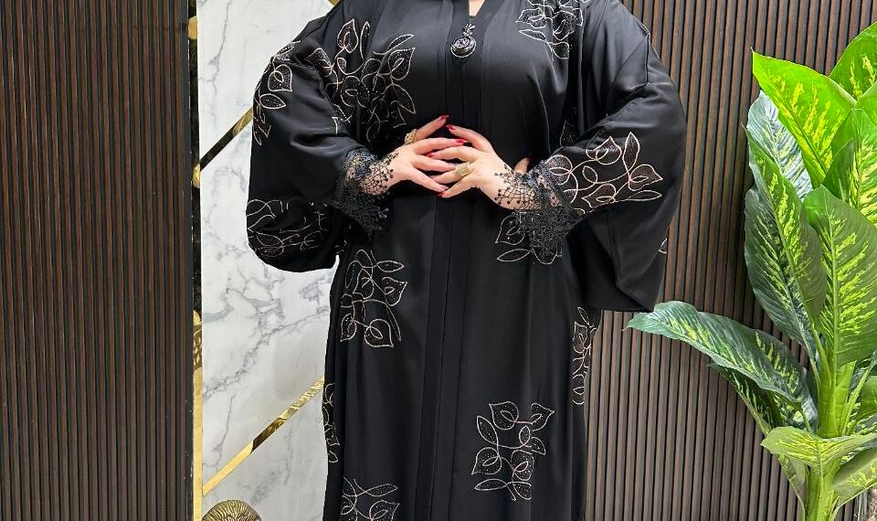 اشيك عبايا و احباب المدينة