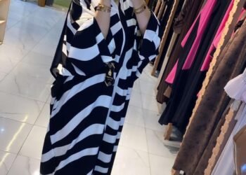 اشيك عبايا و احباب المدينة