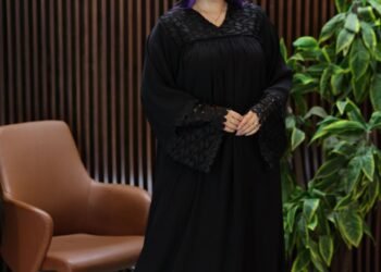 اشيك عبايا و احباب المدينة