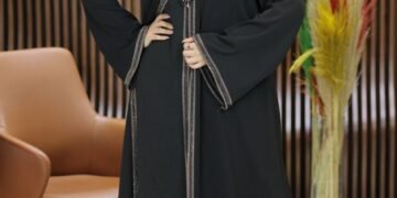 اشيك عبايا و احباب المدينة