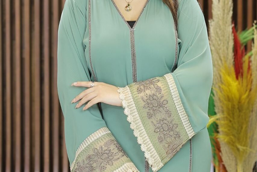 اشيك عبايا و احباب المدينة