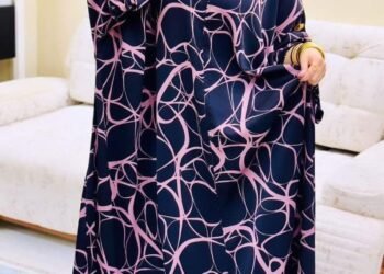 اشيك عبايا و احباب المدينة