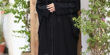 اشيك عبايا و احباب المدينة