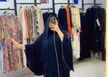 اشيك عبايا و احباب المدينة