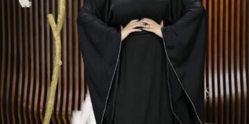 اشيك عبايا و احباب المدينة