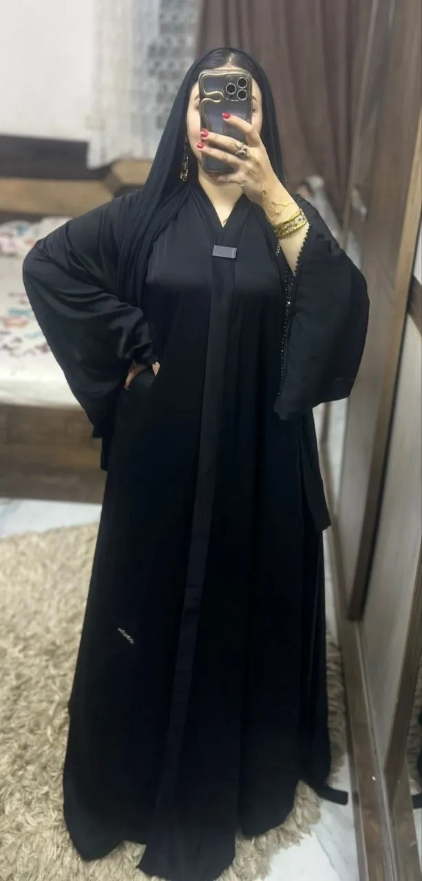 مكتب عبايات وملابس محجبات – اشيك عبايا و احباب المدينة